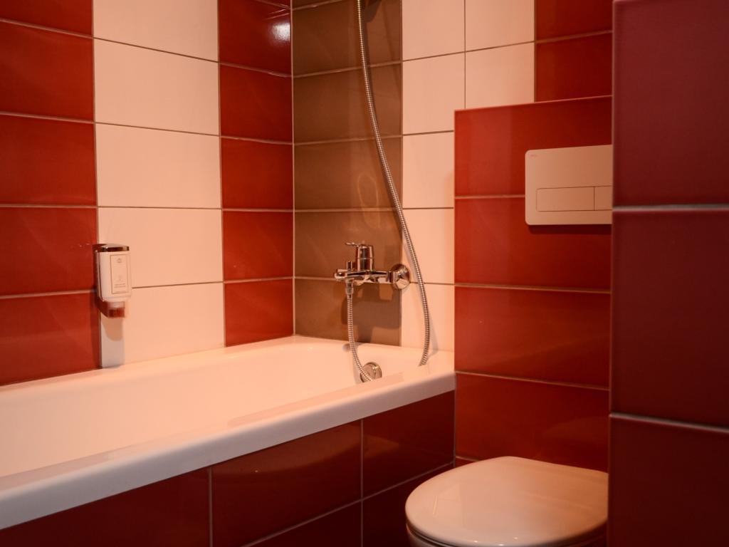 Mans Nams - Self Check In Hotel Saldus Rom bilde